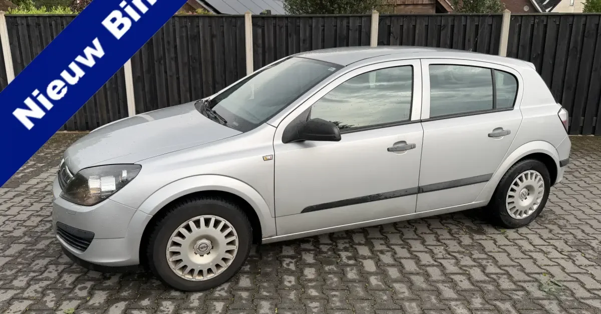 Opel Astra (2006) — foto 1