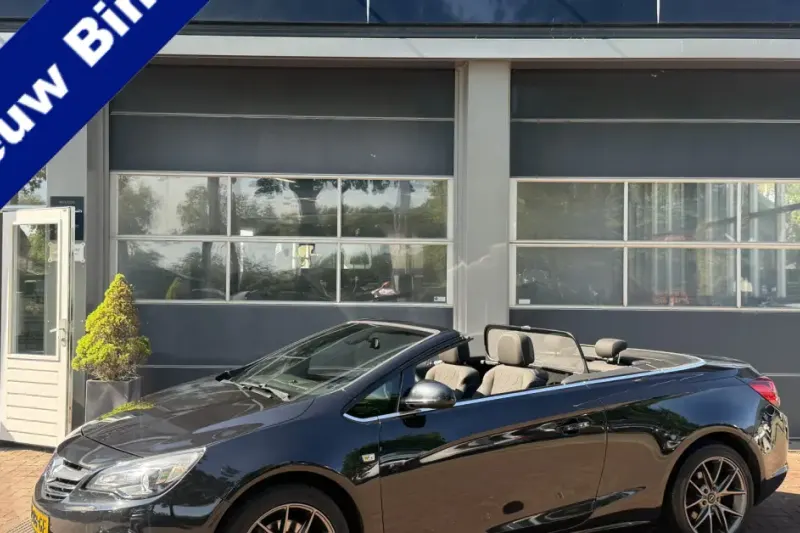 Opel Cascada (2013)