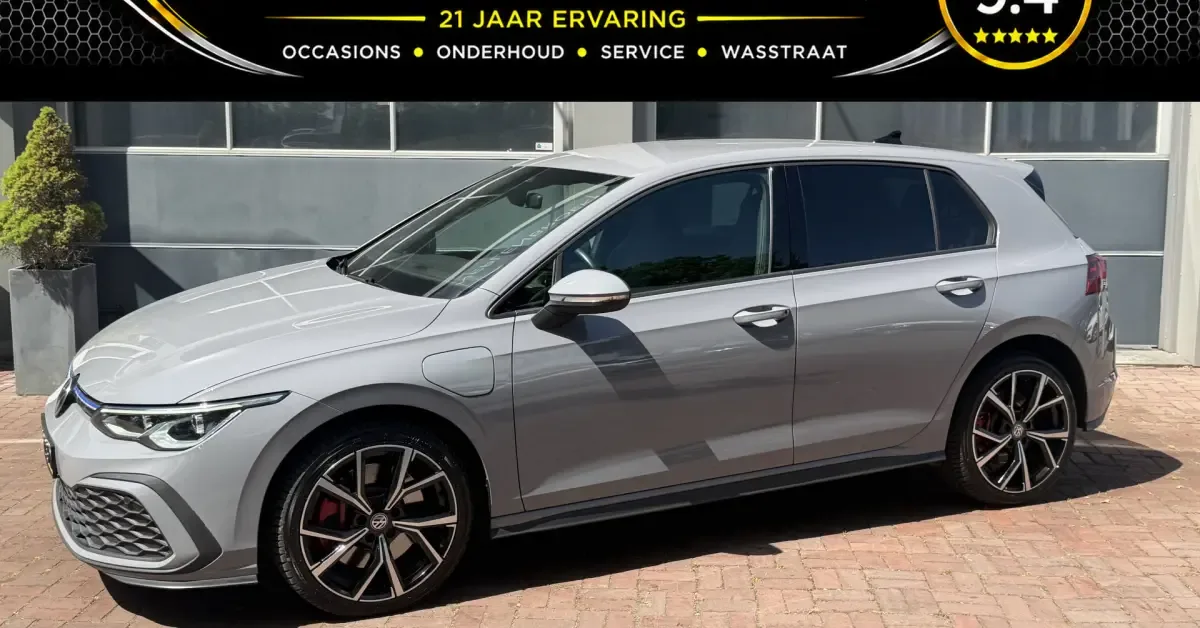 Volkswagen Golf (2022) — foto 1