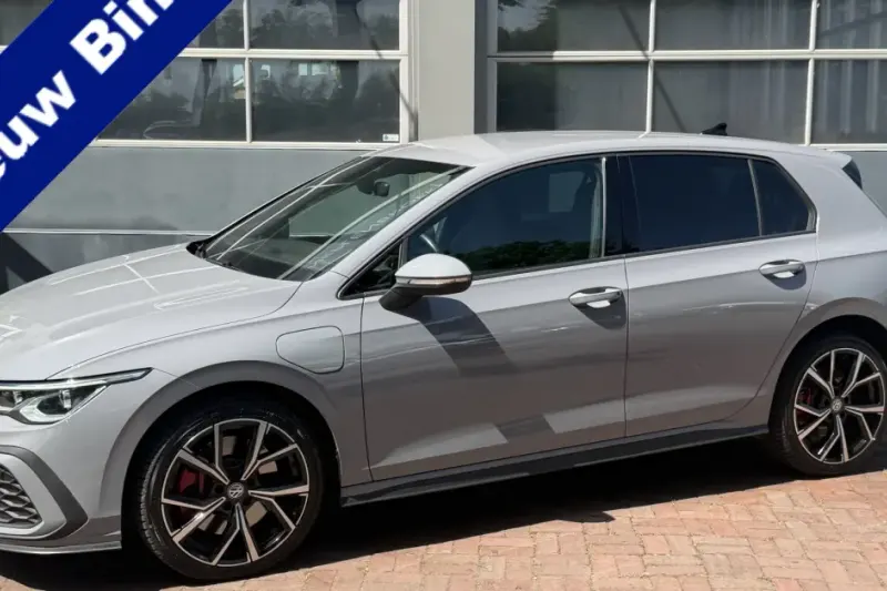 Volkswagen Golf (2022)
