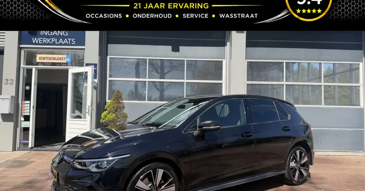 Volkswagen Golf (2023) — foto 1