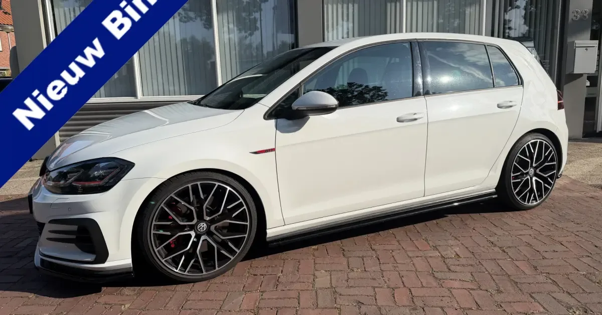 Volkswagen Golf (2019) — foto 1