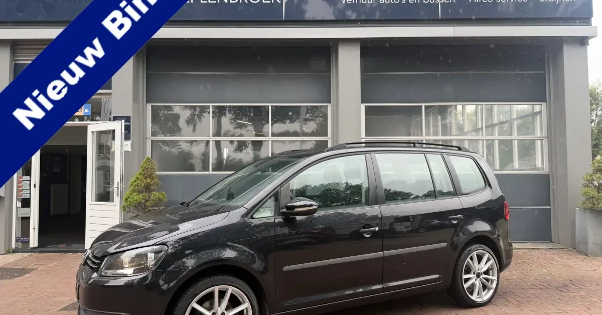 Volkswagen Touran (2012) — foto 1