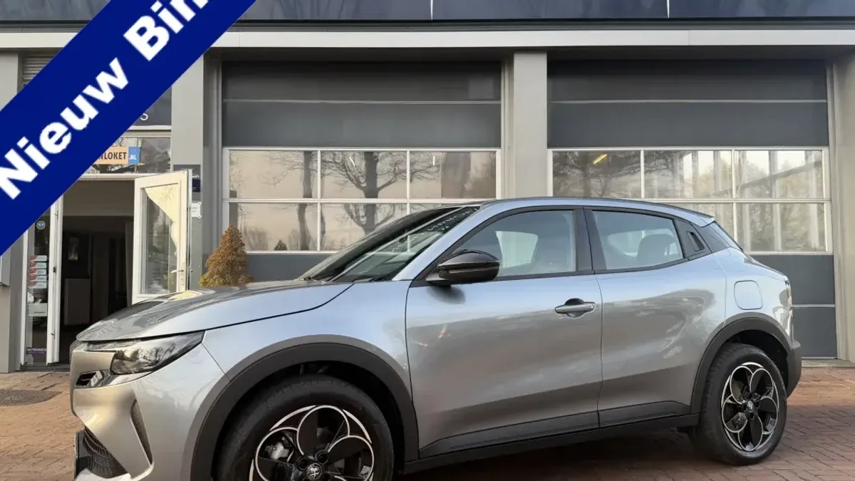Alfa-romeo Junior (2025) — foto 1