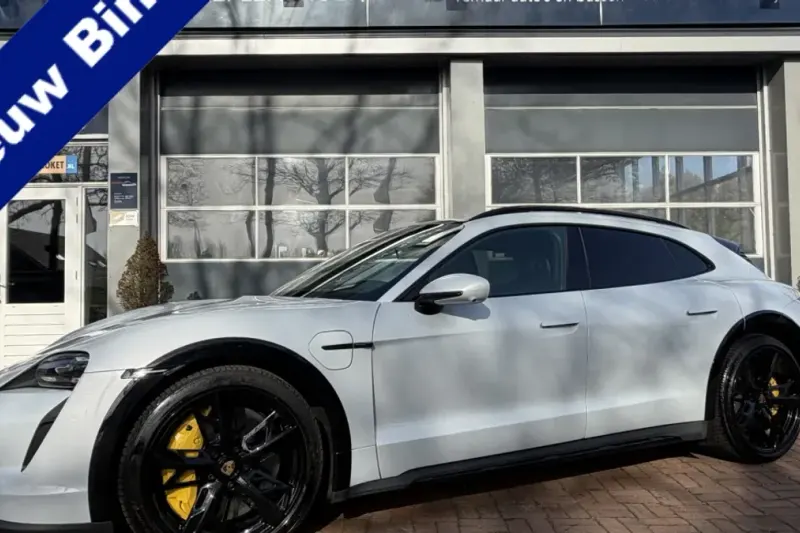 Porsche Taycan (2022)