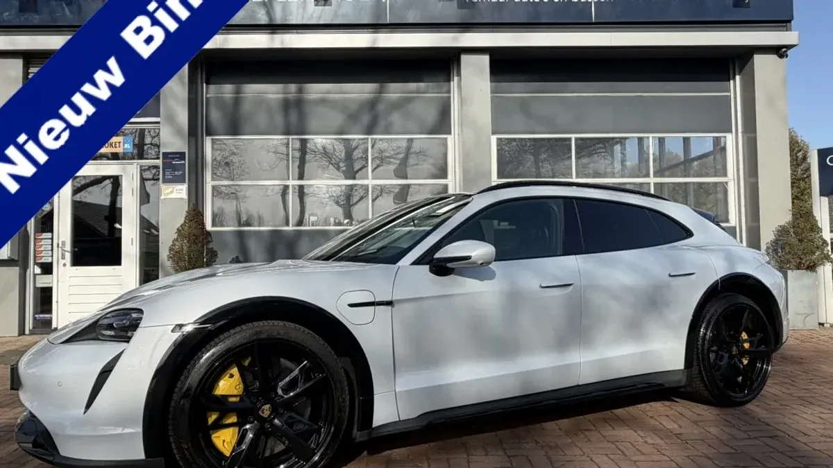 Porsche Taycan (2022) — foto 1