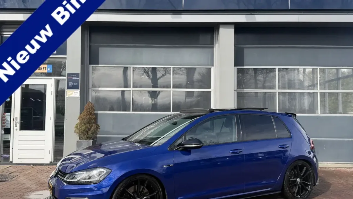 Volkswagen Golf (2019) — foto 1