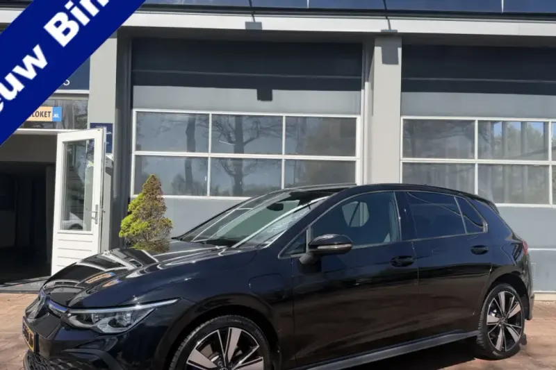 Volkswagen Golf (2023)