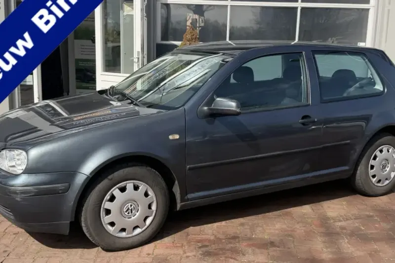Volkswagen Golf (1999)