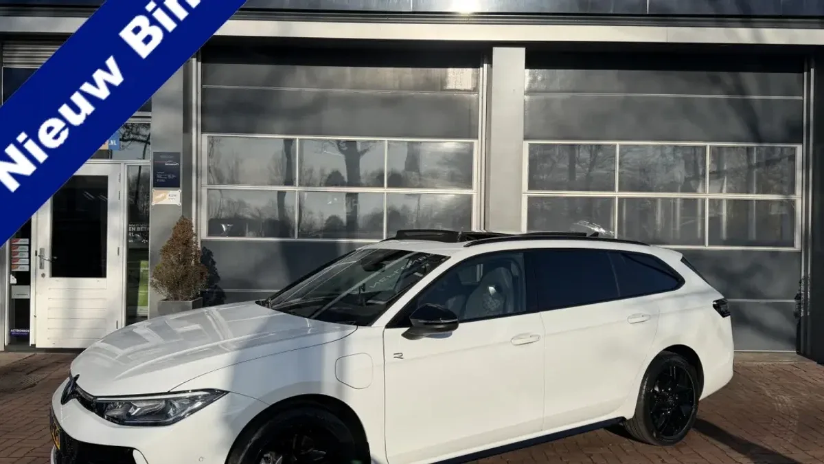 Volkswagen Passat (2025) — foto 1