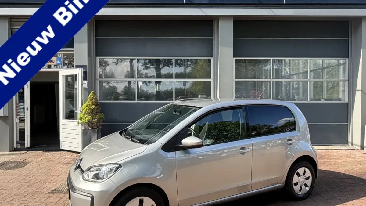 Volkswagen Up (2017) — foto 1