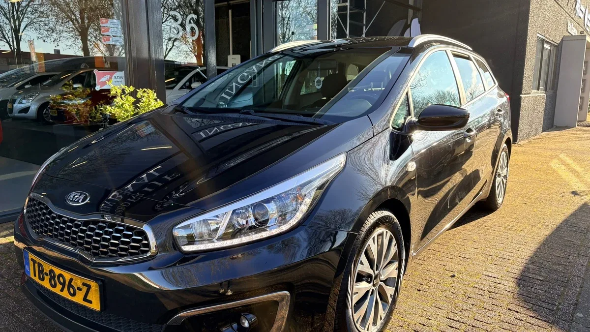 Kia Cee'd (2018) — foto 1
