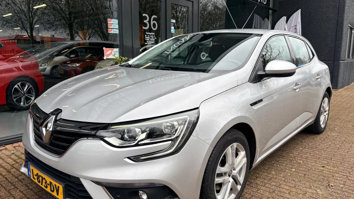 Renault Mégane (2019) — foto 1