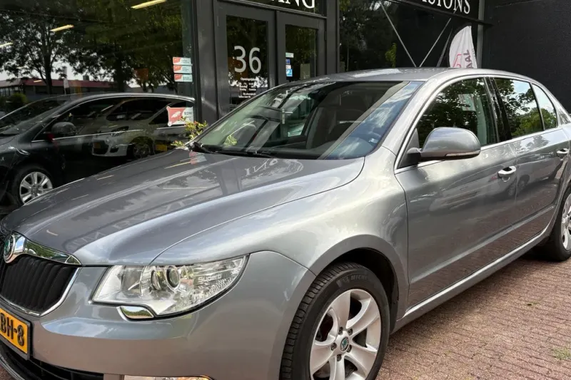 Škoda Superb (2011)