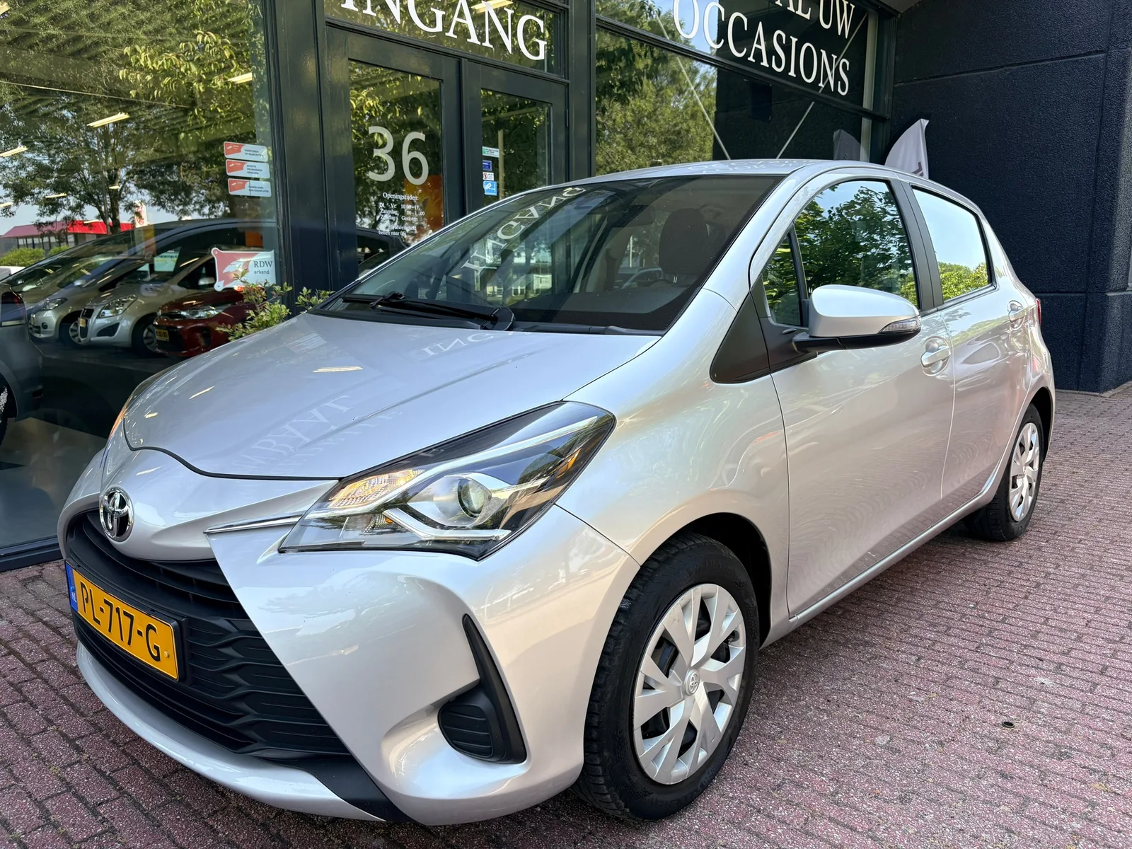 Toyota Yaris (2017) — foto 1