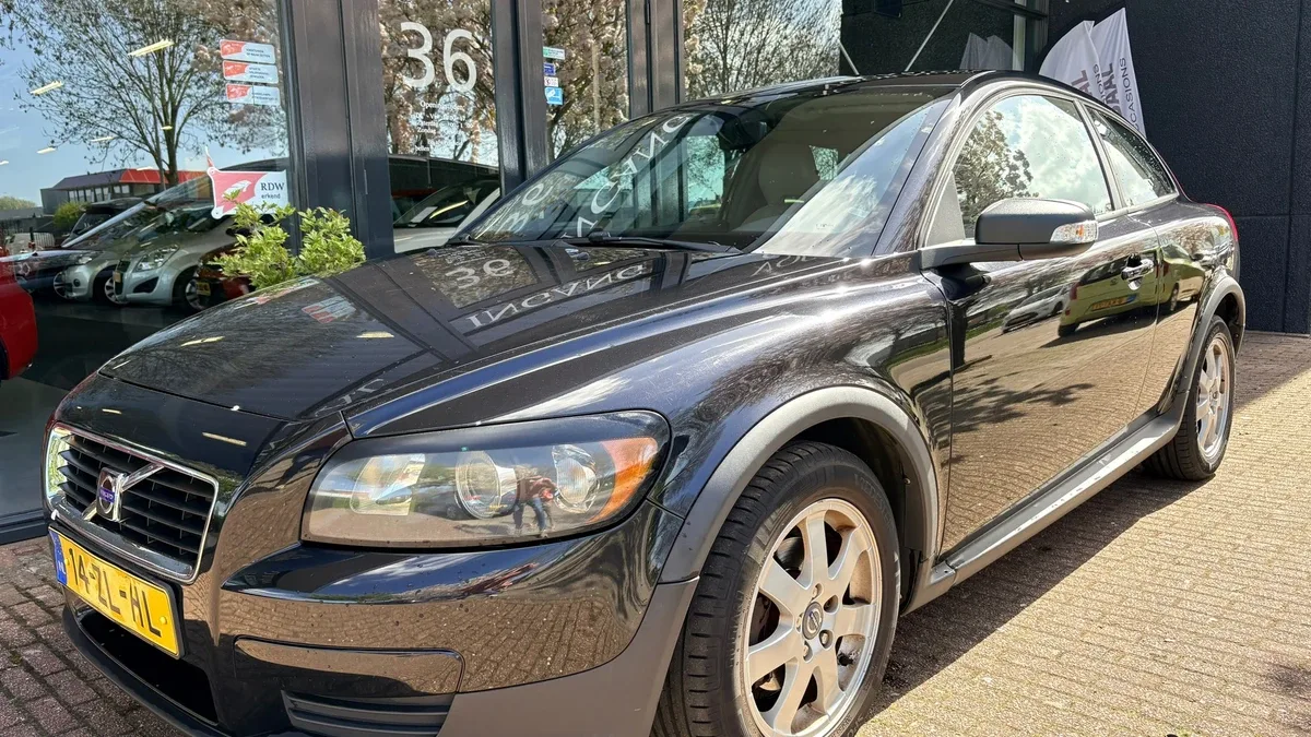 Volvo C30 (2008) — foto 1