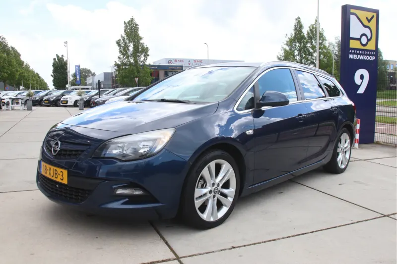 Opel Astra (2012)