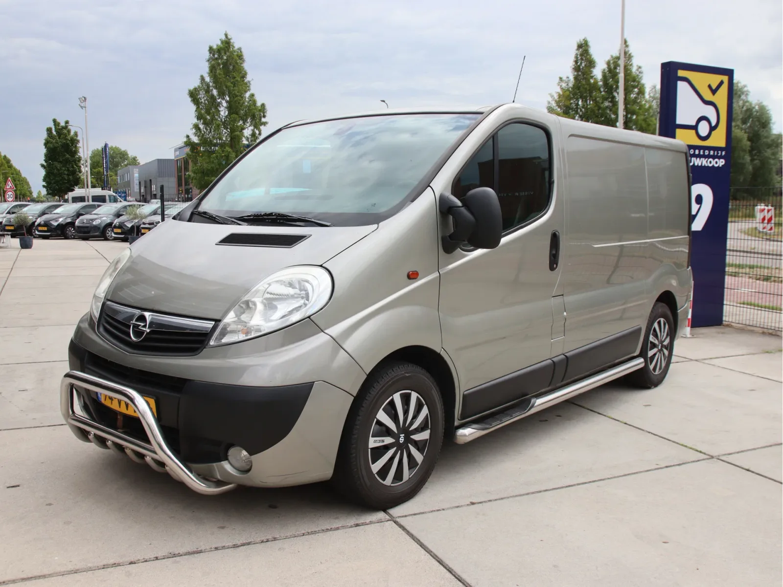 Opel Vivaro (2008) — foto 1