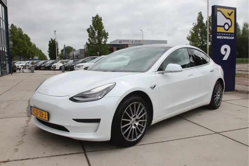 Tesla Model 3 (2020)