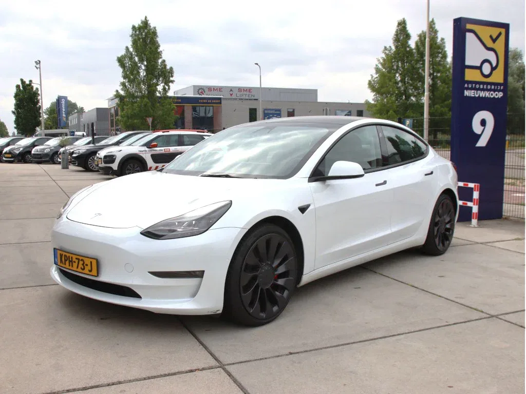 Tesla Model 3 (2021) — foto 1