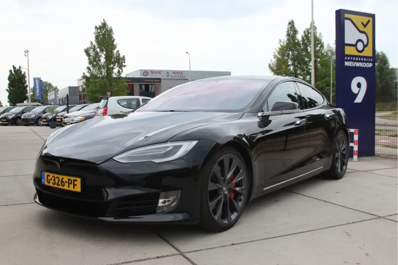 Tesla Model S (2019)