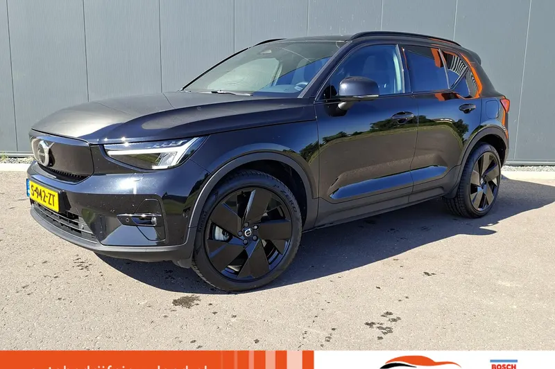 Volvo XC40 (2023)