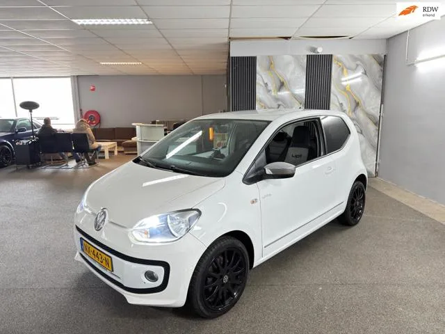 Volkswagen Up! (2012) — foto 1