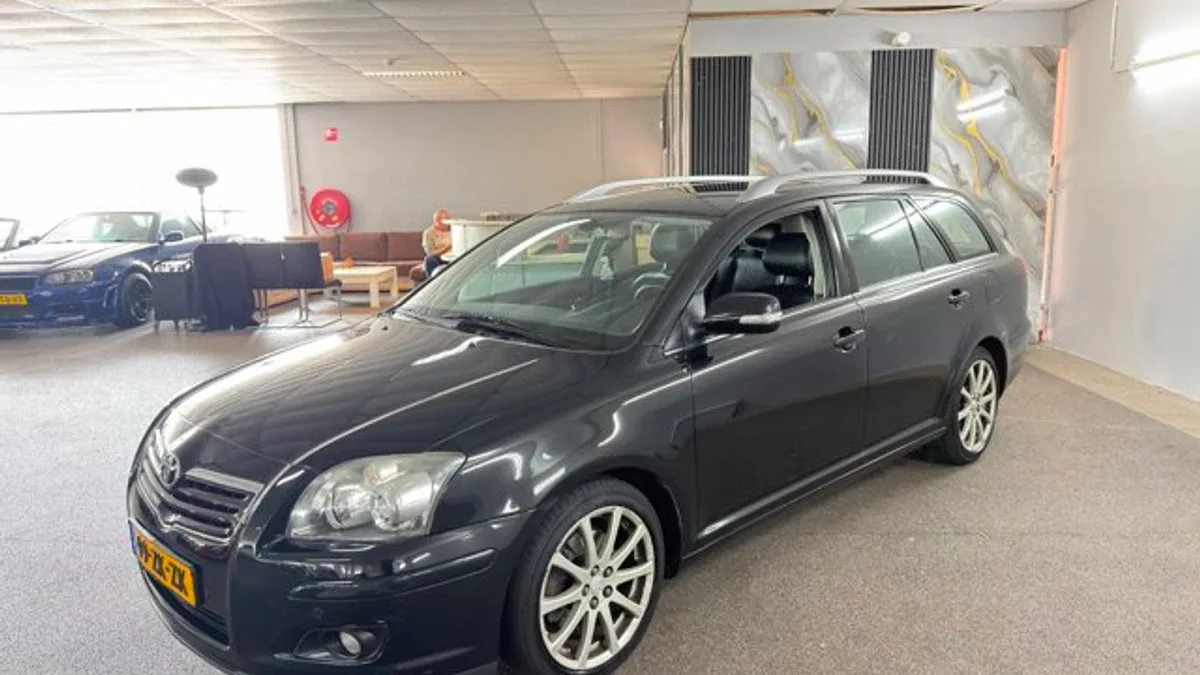 Toyota Avensis (2008) — foto 1