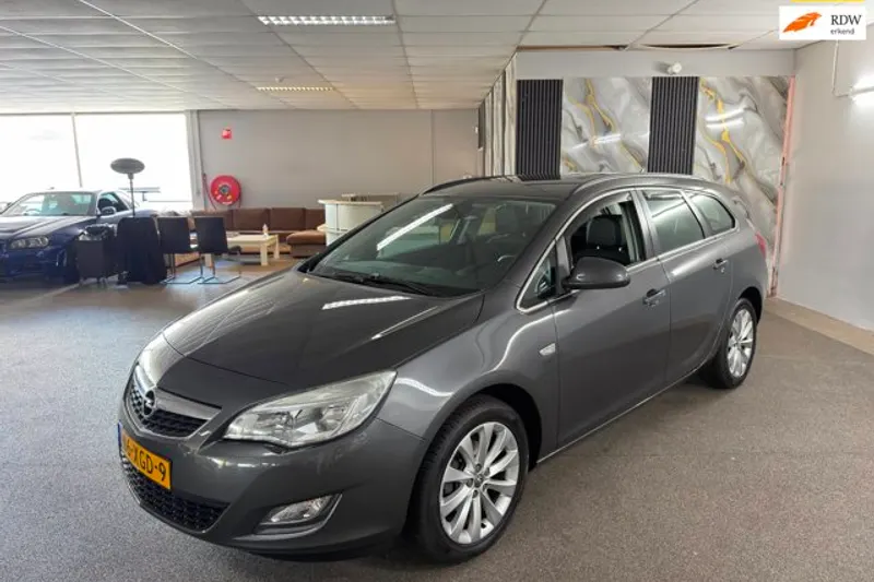 Opel Astra Sports Tourer (2012)