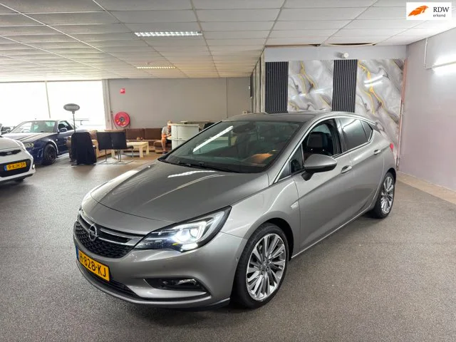 Opel Astra (2016) — foto 1