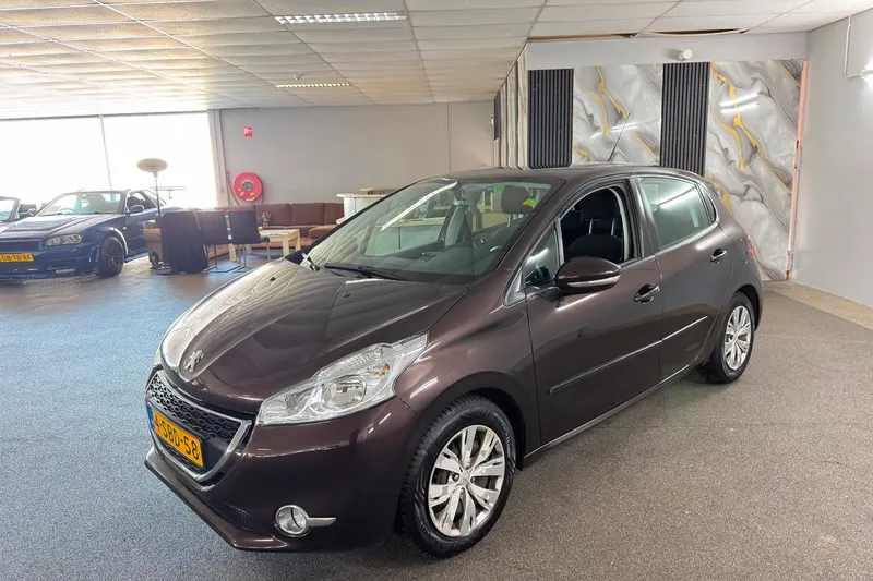 Peugeot 208 (2013)