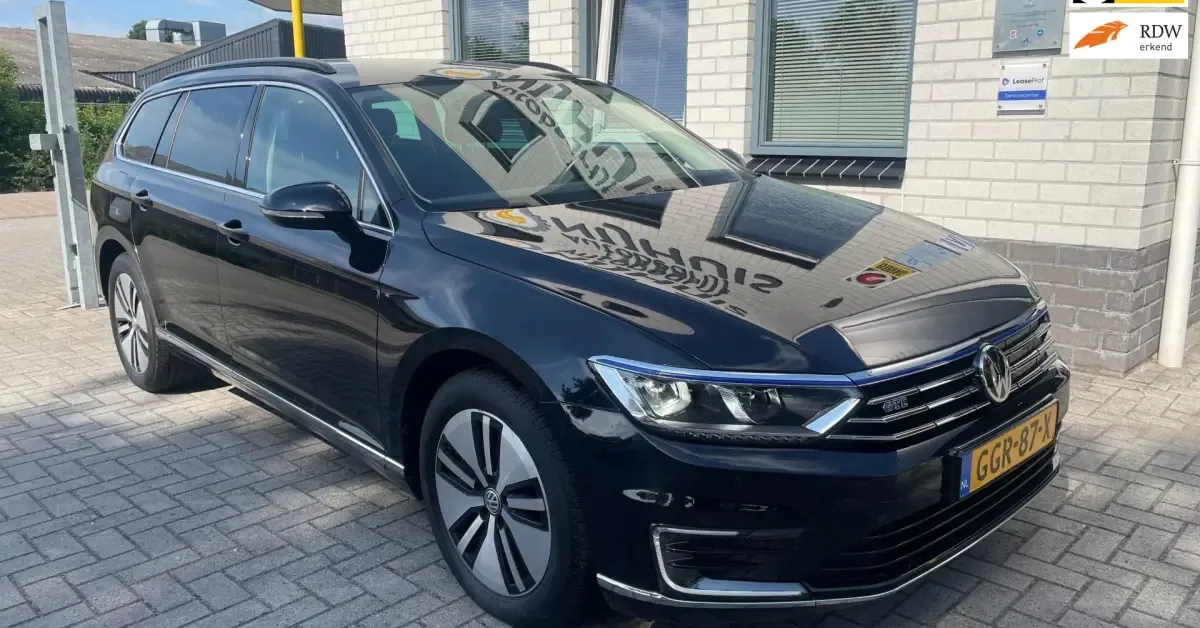 Volkswagen Passat (2018) — foto 1