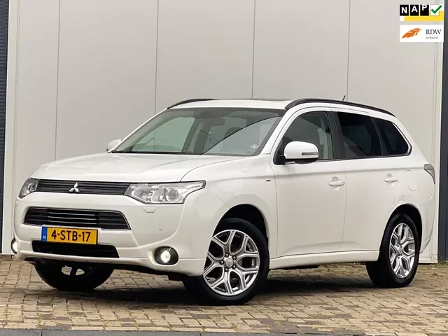 Mitsubishi Outlander (2013) — foto 1
