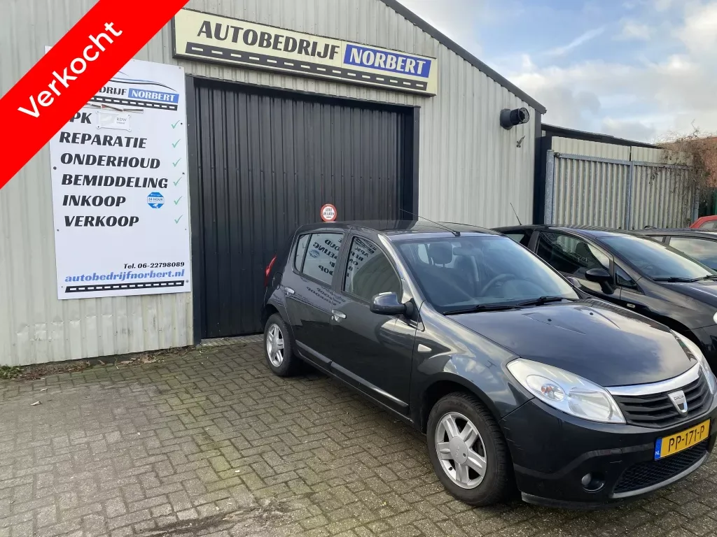 Dacia Sandero (2008) — foto 1