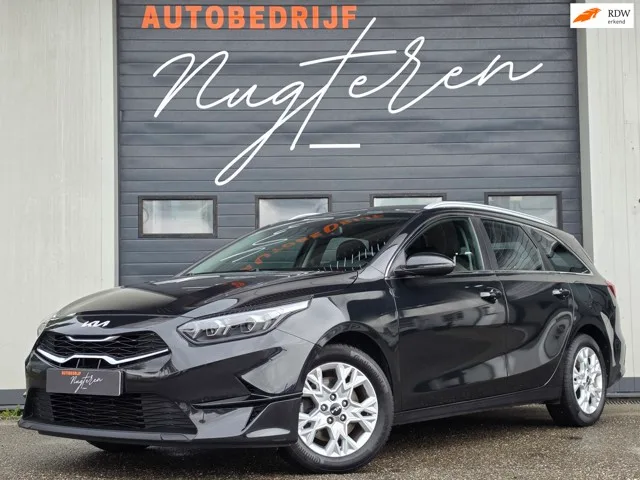 Kia Ceed Sportswagon (2022) — foto 1