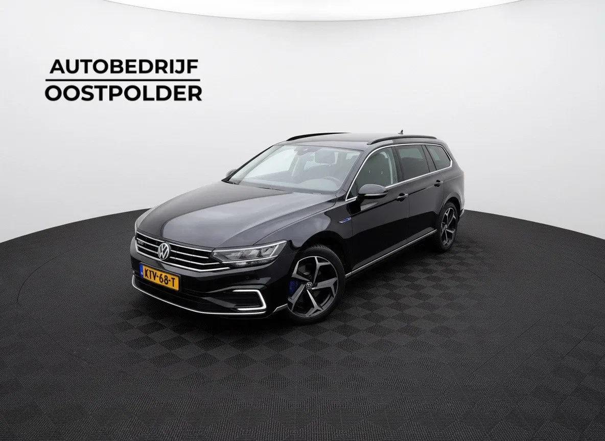 Volkswagen Passat (2022) — foto 1