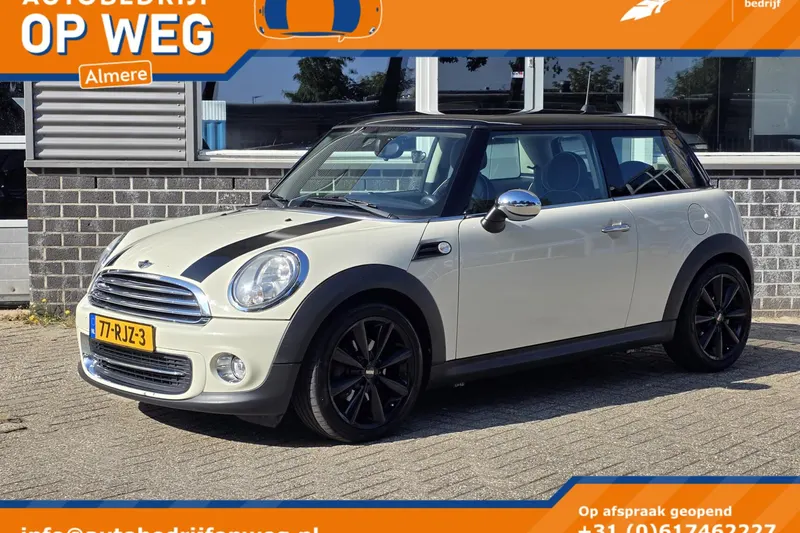 MINI Cooper (2011)
