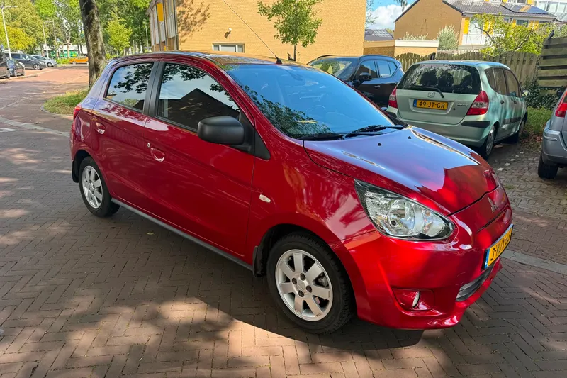 Mitsubishi Space Star (2013)