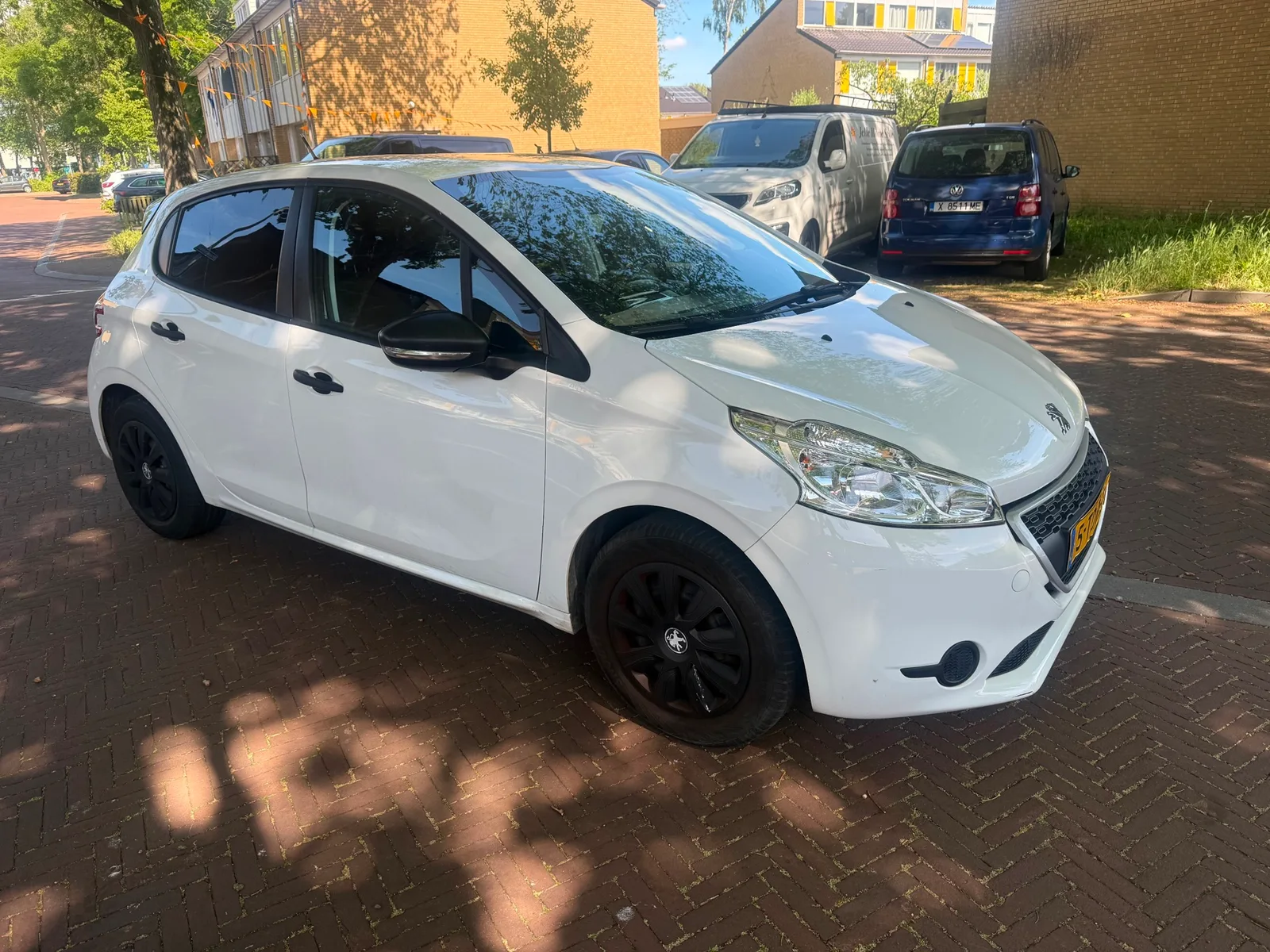 Peugeot 208 (2014) — foto 1