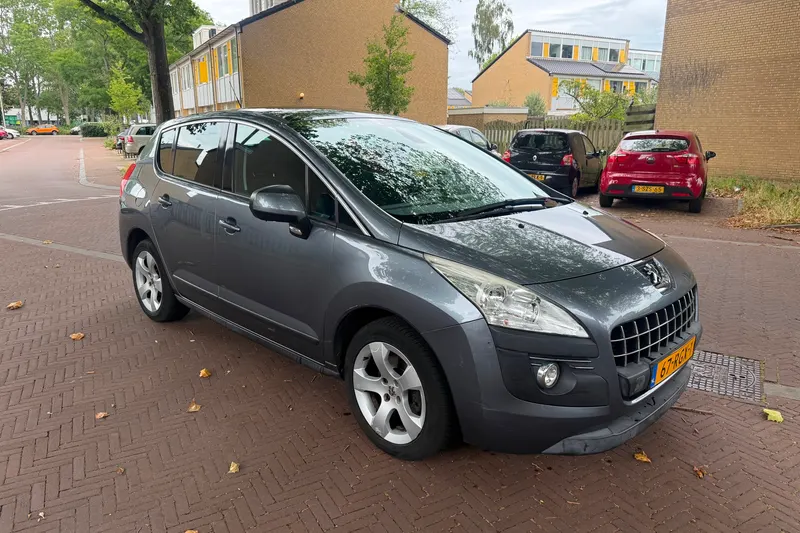 Peugeot 3008 (2011)