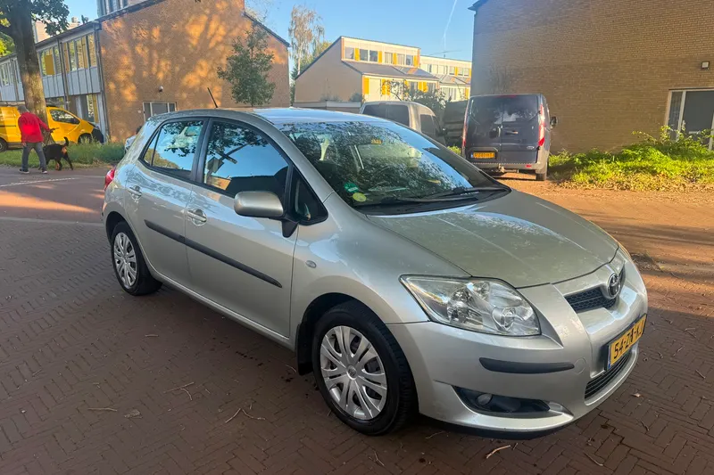 Toyota Auris (2008)