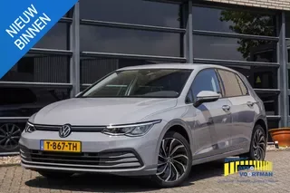 Volkswagen Golf (2023) — foto 1