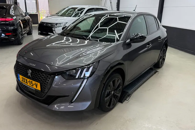 Peugeot 208 (2023)