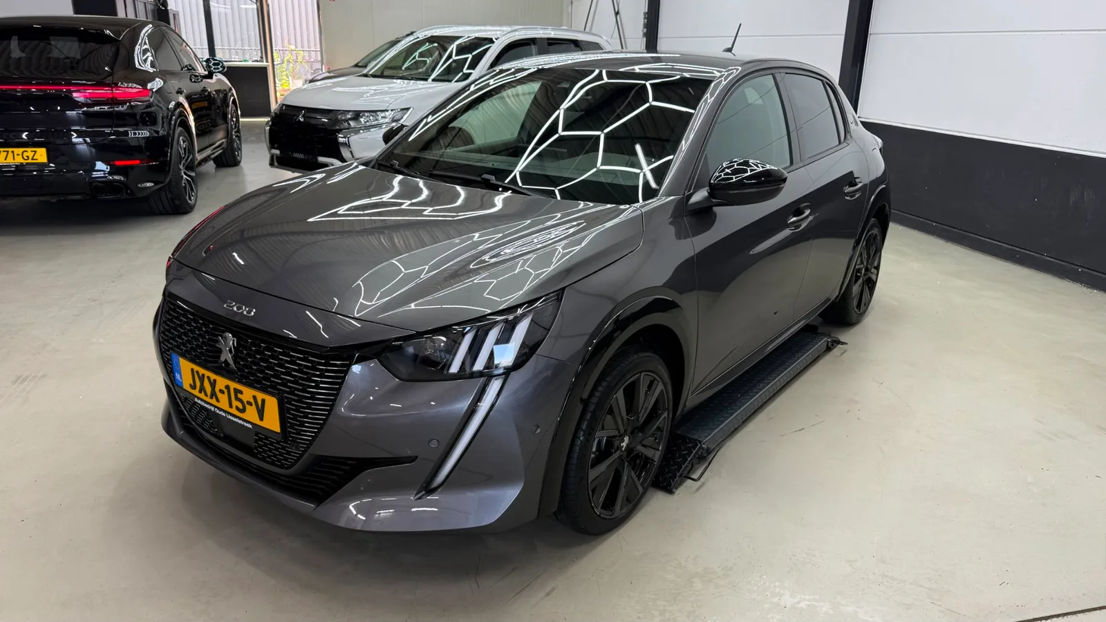 Peugeot 208 (2023) — foto 1