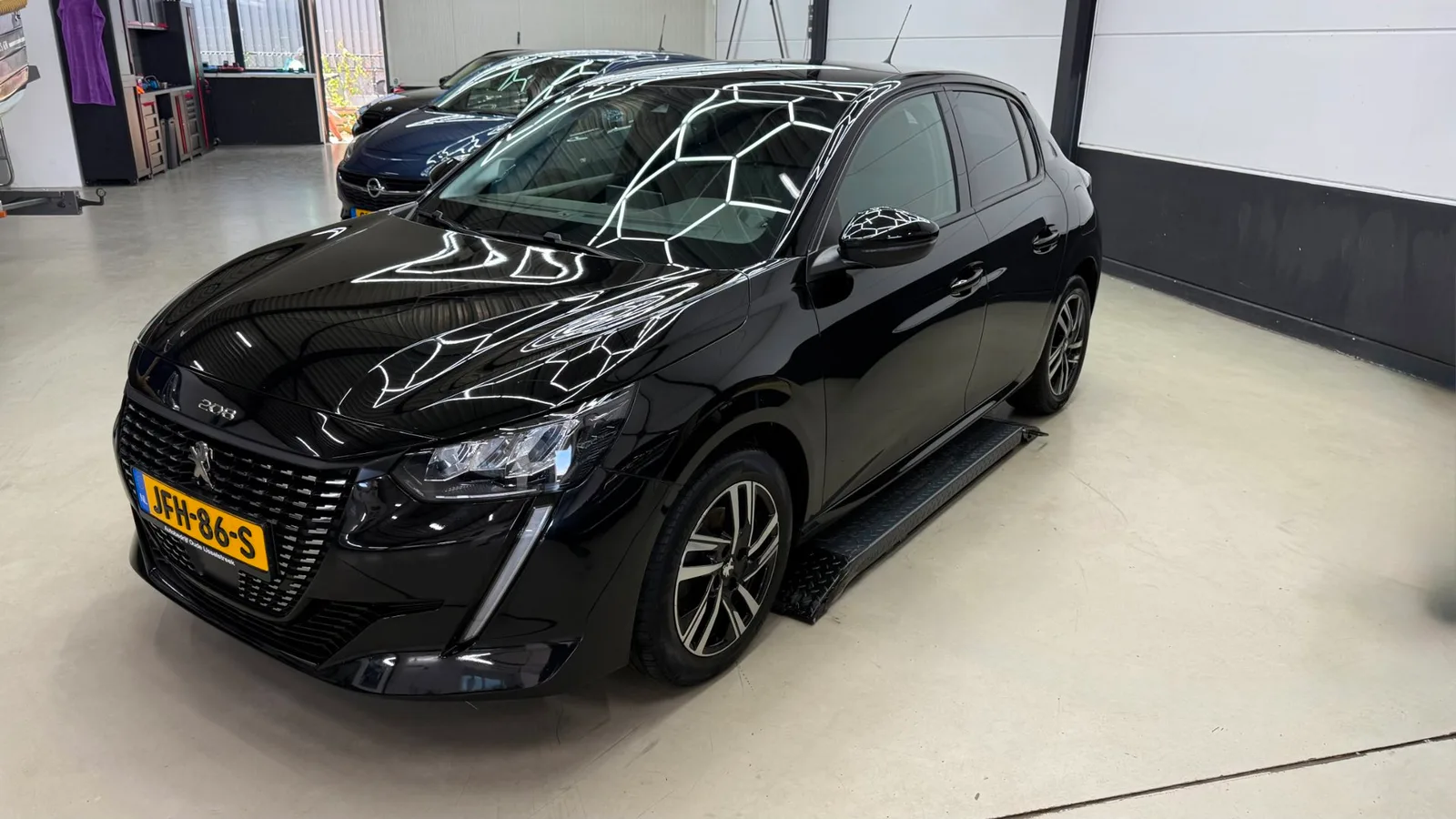 Peugeot 208 (2020) — foto 1