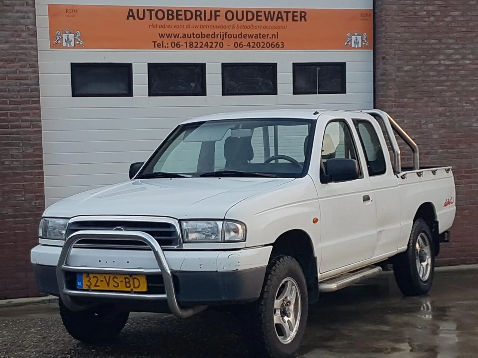Mazda B-serie (2000) — foto 1