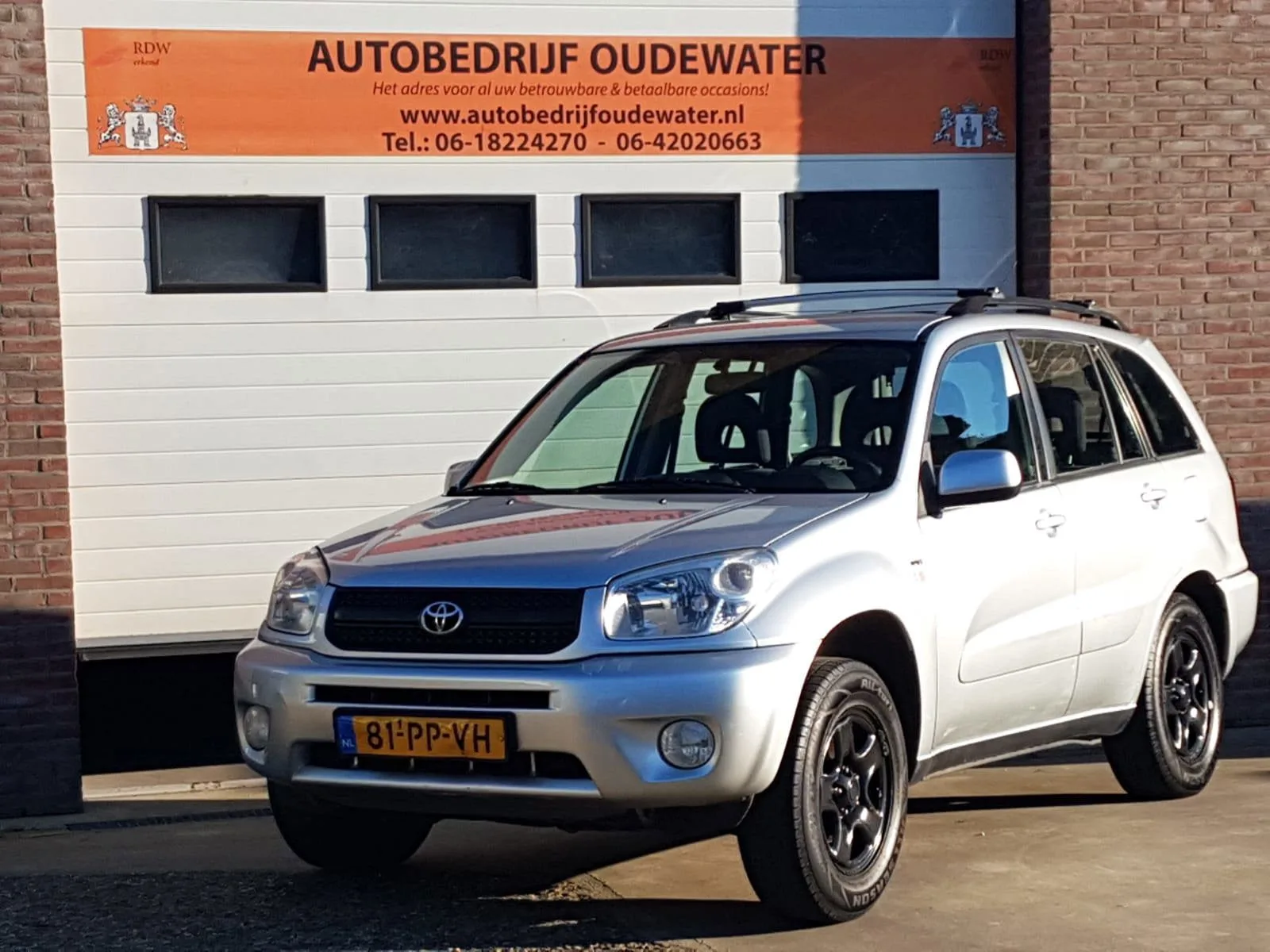 Toyota RAV4 (2004) — foto 1