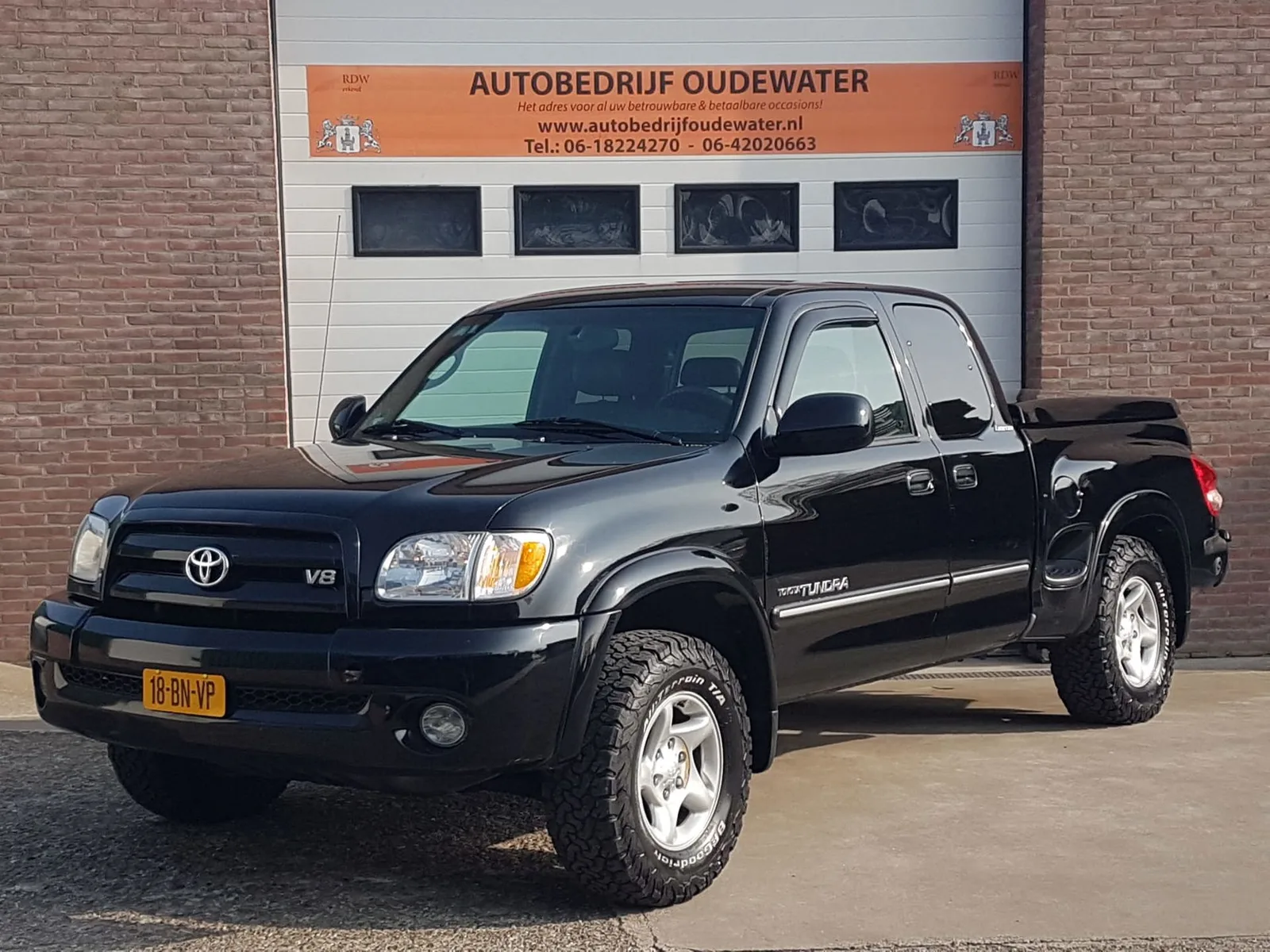 Toyota TUNDRA (2004) — foto 1