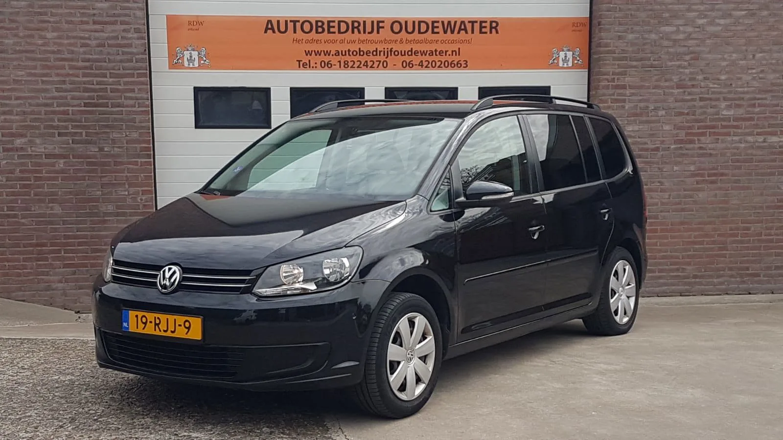 Volkswagen Touran (2011) — foto 1