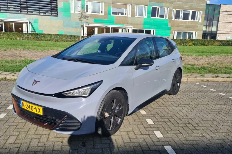 CUPRA Born (2021)